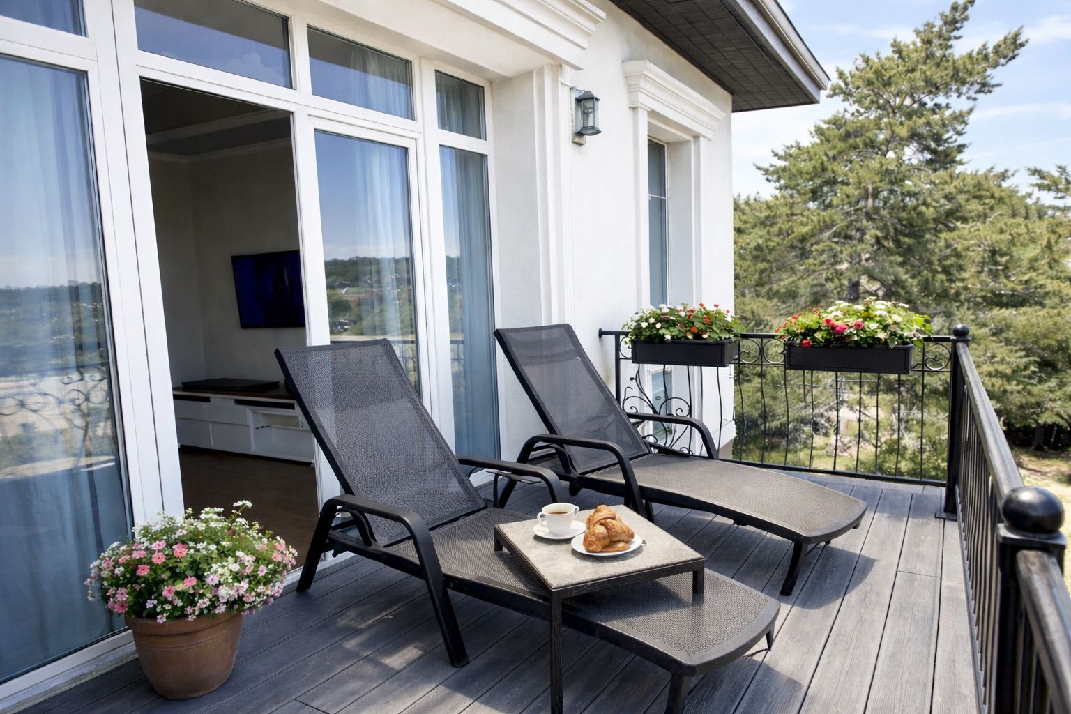 Grand Baltezers luxury private stay photo